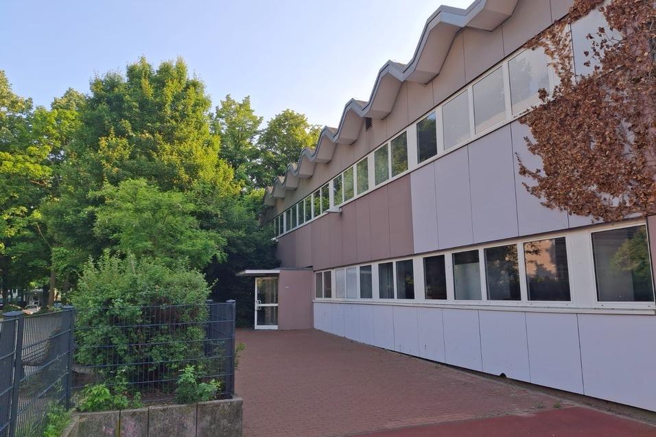 Eingang Sporthalle Koppenstraße Foto von der Außenansicht der Sporthalle in der Koppenstraße
