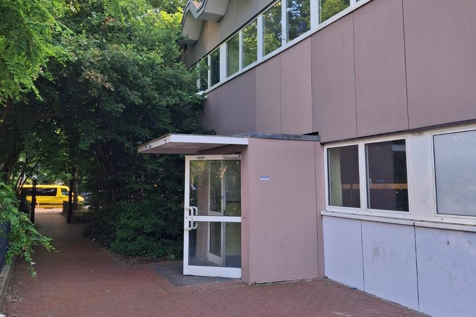Eingang Sporthalle Koppenstraße Eingang Sporthalle Koppenstraße