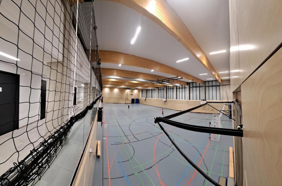 Sporthalle Atzpodienstraße Sporthalle Atzpodienstraße von Innen