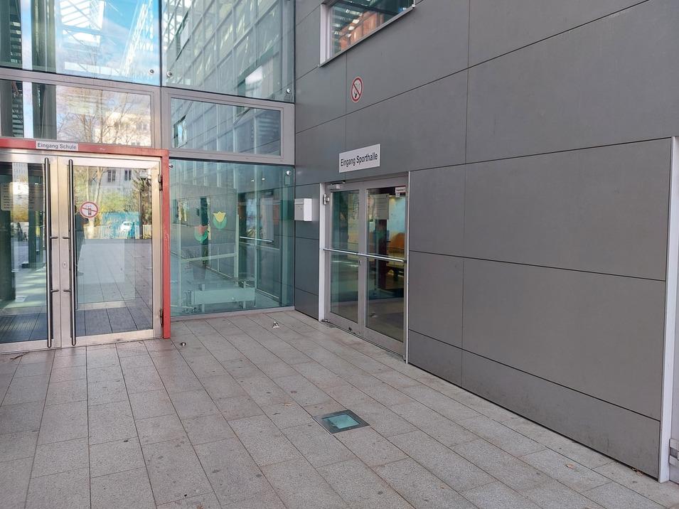 Sporthalle Palisadenstraße Eingang Sporthalle Palisadenstraße Eingang